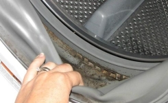 Comment éliminer les mauvaises odeurs et nettoyer à fond les caoutchouc de la machine à laver!