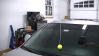 Pourquoi Placer une Balle de Tennis Suspendue dans le Garage ?