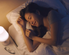 Que révèle le fait de dormir avec la lumière allumée ?