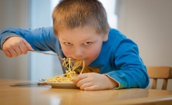 Votre enfant ne mange que les pâtes? Voici pourquoi vous ne devez pas paniquer