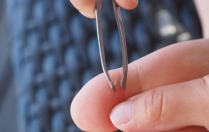 Comment enlever une écharde dans le pied, le doigt ou la main ?