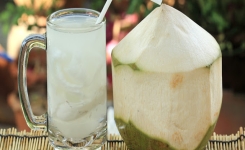 Savez-vous ce qui se passe si vous buvez l'eau de coco pendant 7 jours sur le ventre vide ?