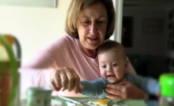 Que se passe-t-il dans le cerveau des grands-mères lorsqu’elles voient leurs petits-enfants ?