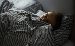 Les gens qui dorment tard sont plus intelligents et plus créatifs, voici pourquoi 