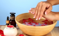 Les avantages méconnus de l’eau de rose pour votre peau