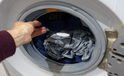 Linge blanc, désodorisant et assainissant — versez ceci dans la machine à laver
