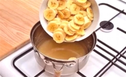 Remèdes naturels pour l’ insomnie: faites bouillir des bananes