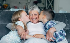 Pourquoi de plus en plus de grands-parents refusent de s'occuper de leurs petits-enfants ?