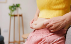 Graisse abdominale : selon une étude une mauvaise habitude qui concerne de nombreux Français fait prendre du ventre