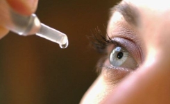 Vers la fin des lunettes pour les myopes grâce à des gouttes pour les yeux qui utilisent la nanotechnologie ?