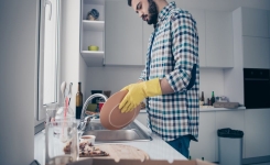 Laver la vaisselle à la main est-il plus économique qu'un lavage au lave-vaisselle ? 