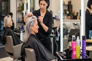 coupes de cheveux les plus tendance pour rajeunir le visage