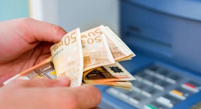 signaler les retraits d'espèces