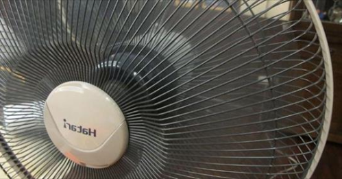 Pourquoi vous ne devriez pas dormir avec un ventilateur ouvert pendant la nuit