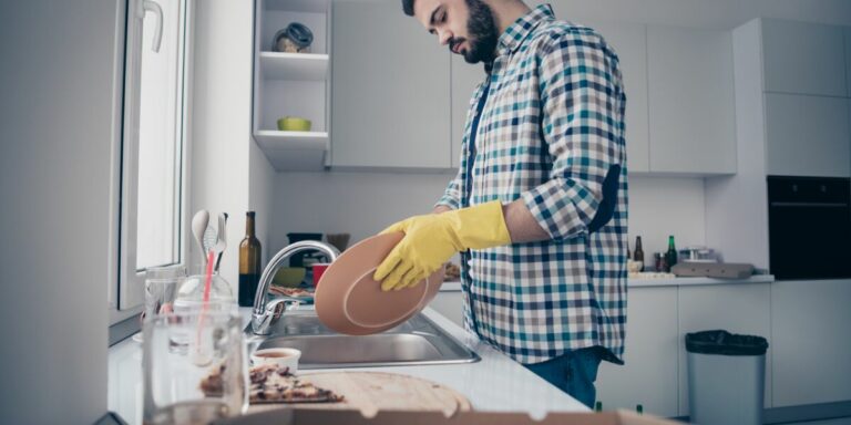 Laver la vaisselle à la main est-il plus économique qu’un lavage au lave-vaisselle ?