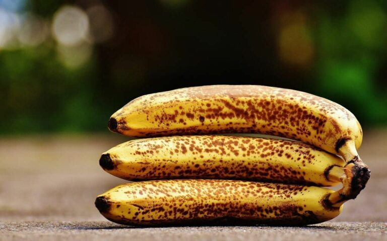 Pourquoi il ne faut surtout pas jeter une banane à la peau tachetée ?