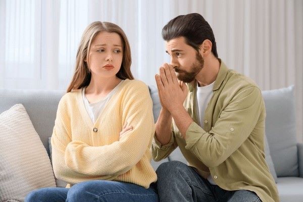 Pourquoi certains hommes s’excusent même lorsqu’ils ont raison ? Ce que disent les recherches