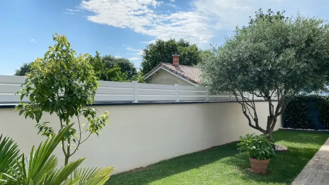 Qui doit payer lorsqu’une clôture sépare deux propriétés ?
